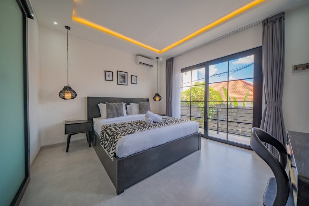 Bedroom Large Window Palm View