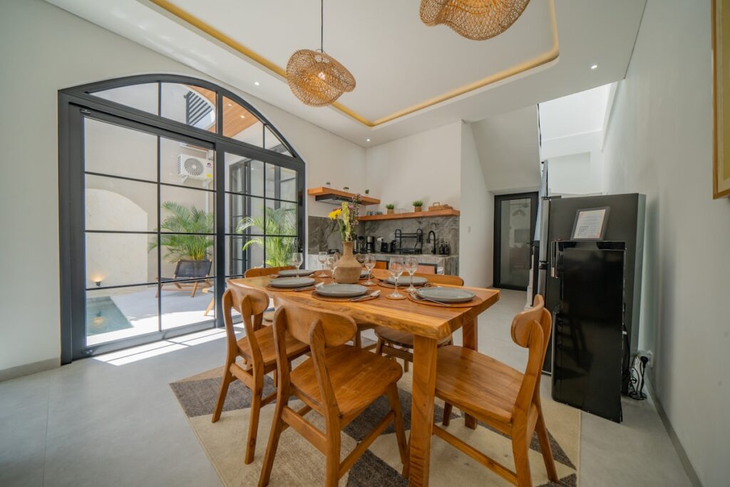 Dining Area Arched Window