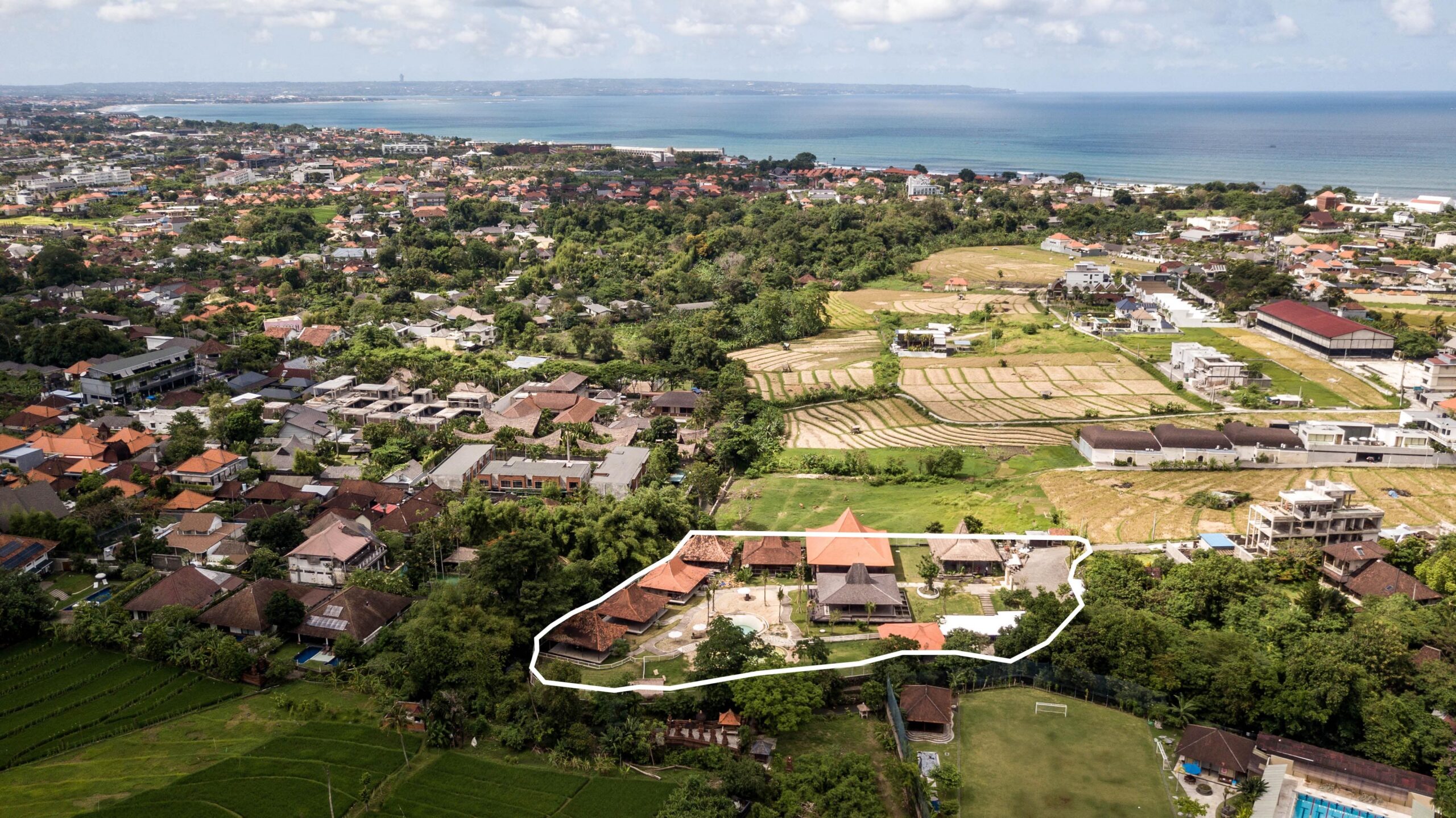 BERAWA — 6,300 sqm W-2 tourism subzone, development-ready — Berawa, Bali (photo 1)