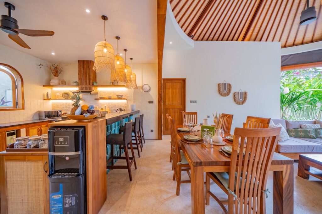 Open Kitchen Dining Area-lea2