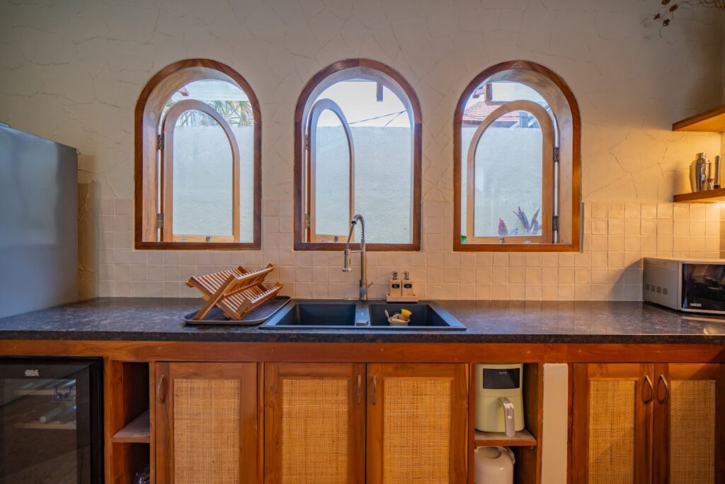 Relaxing Pool Deck Umbrella-lea2