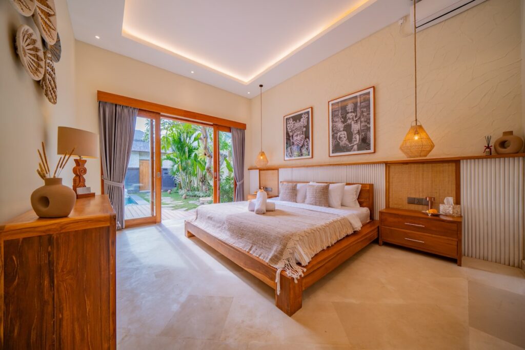 Serene Master Bedroom Garden View-lea2