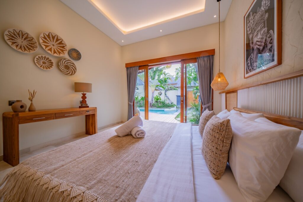 Tranquil Garden View Bedroom-lea2