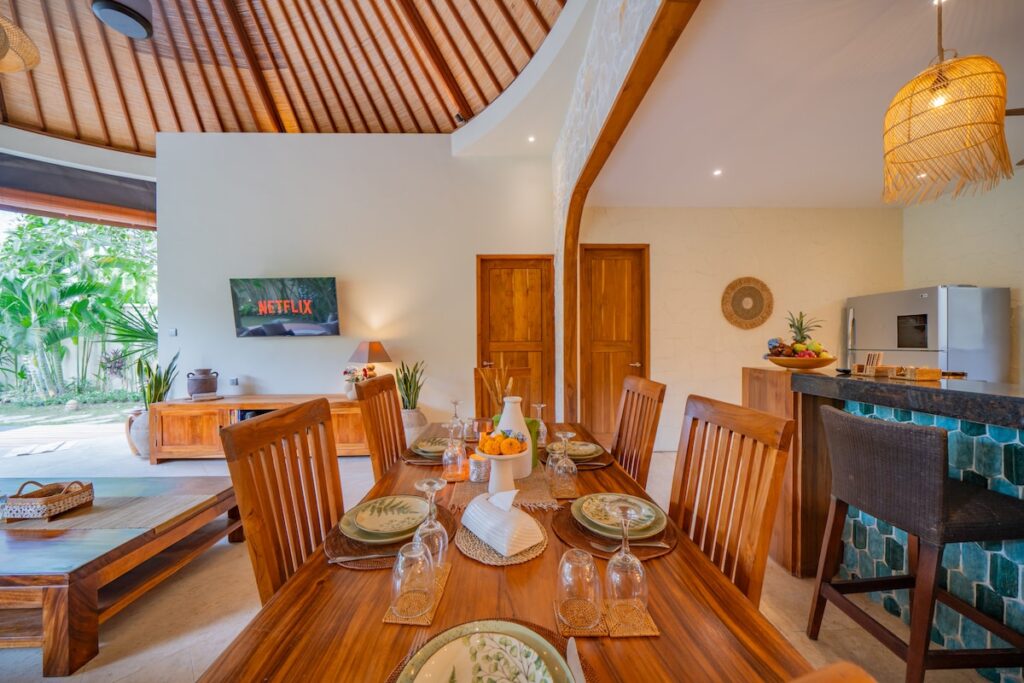 Warm Wooden Dining Area-lea2