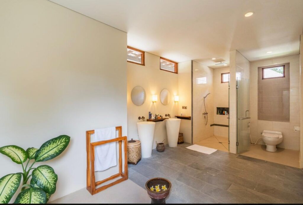 STUNNING KATCHA VILLA IN JIMBARAN, 5 Bedrooms On Huge land In South Bali