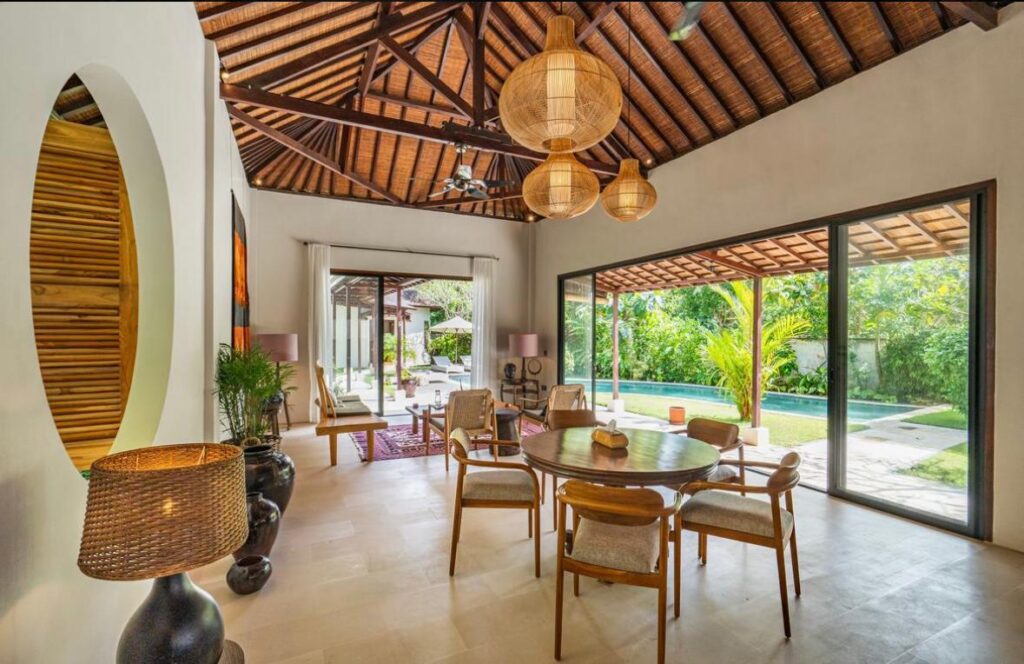STUNNING KATCHA VILLA IN JIMBARAN, 5 Bedrooms On Huge land In South Bali