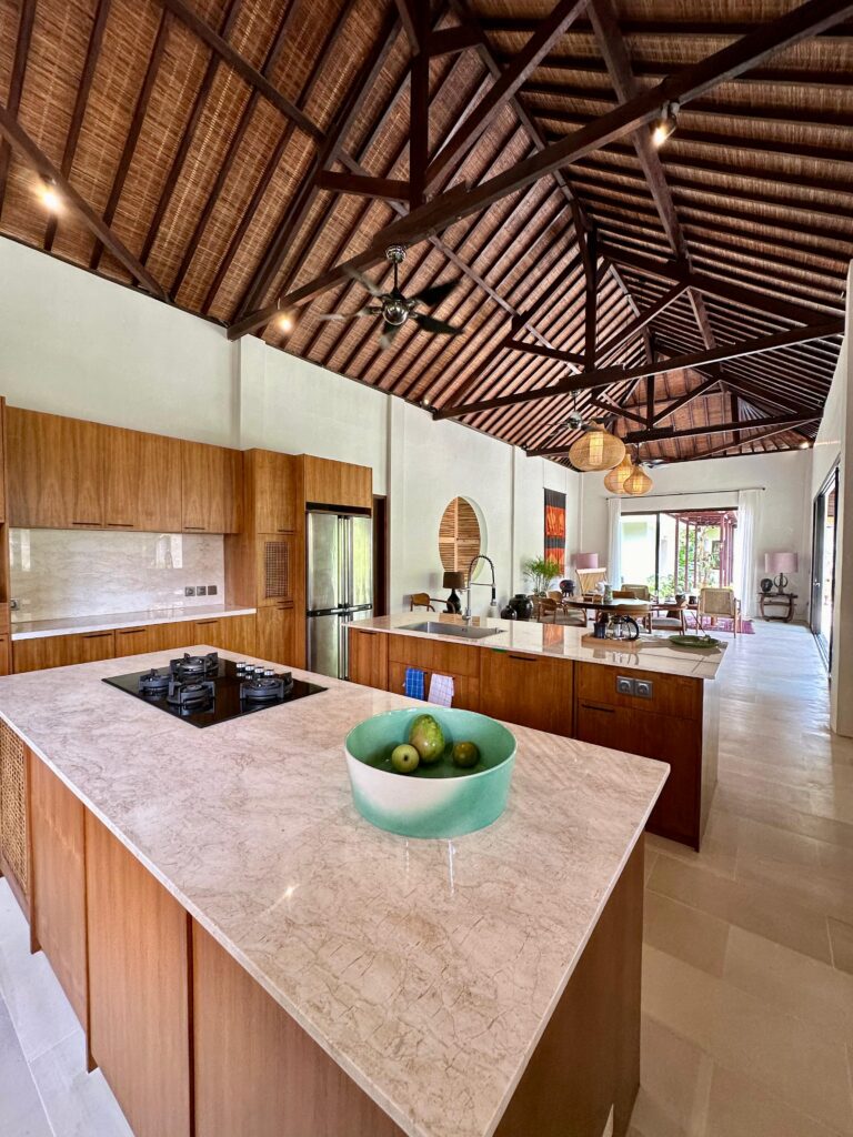 STUNNING KATCHA VILLA IN JIMBARAN, 5 Bedrooms On Huge land In South Bali