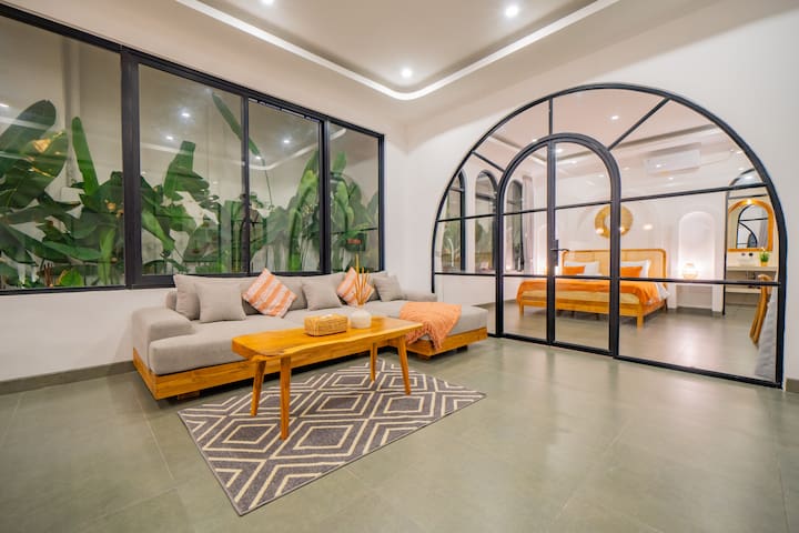 malea-Bedroom Glass Walls Pattern Floor