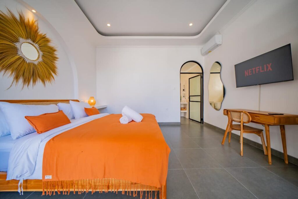 malea-Bedroom Orange Sunny Arched Door