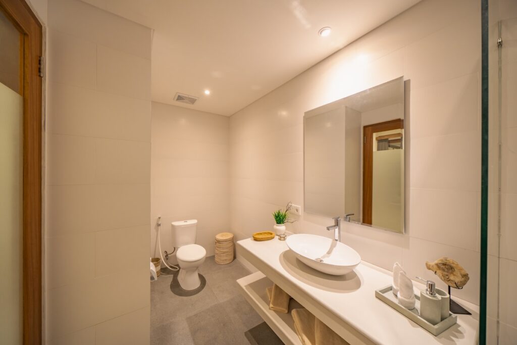 swiss-Bathroom with mirror detail