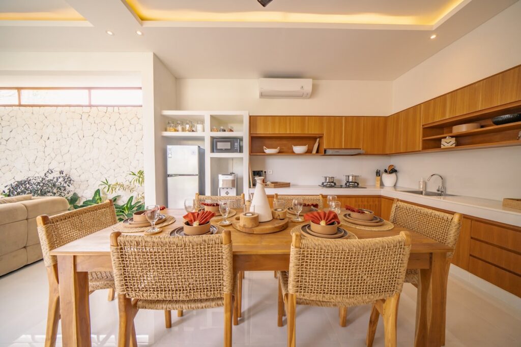 swiss-Open kitchen dining area
