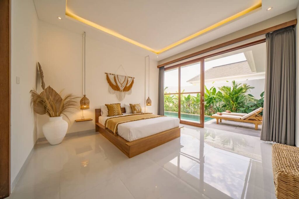 swiss-Pool full length view