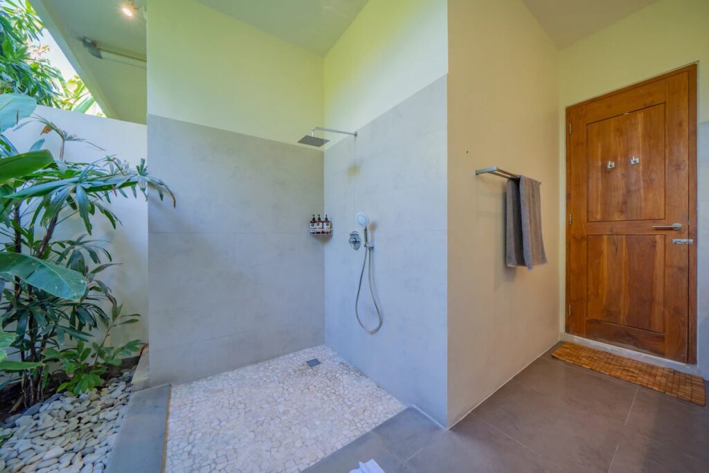 Modern Bathroom Walk-in Shower Clean