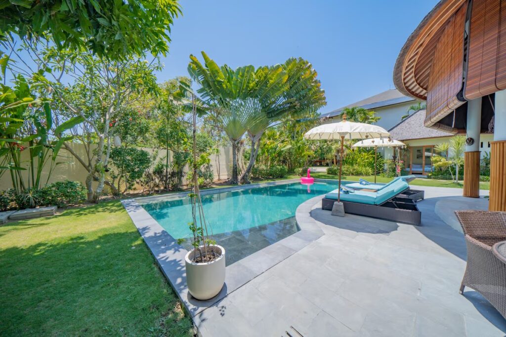 Relaxing pool lounge area